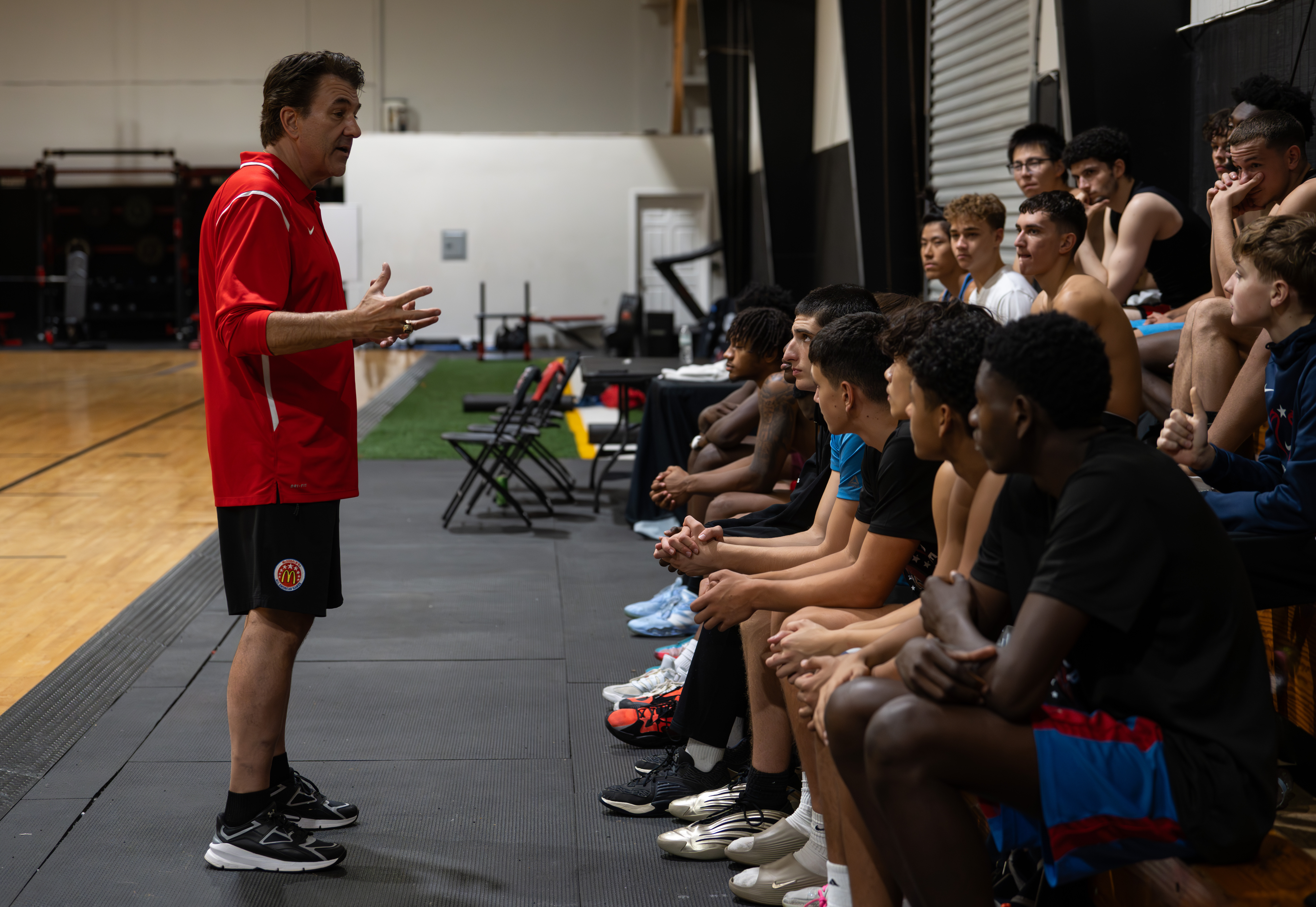 Palestra do treinador para os atletas